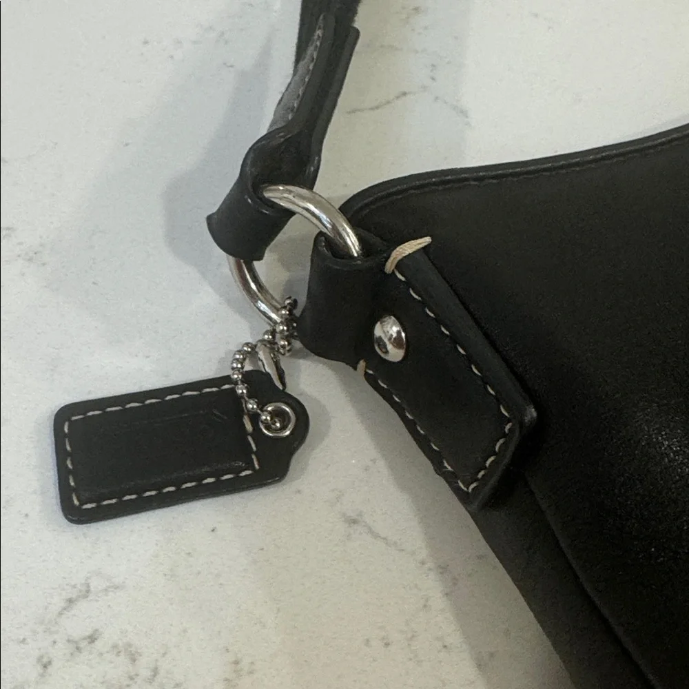 Coach Vintage Black Leather SOHO Swing Pack Purse Crossbody Bag
